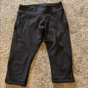 NWOT lululemon 17” crop leggings